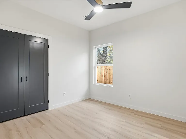 1435 N Main St #B — Photo 11