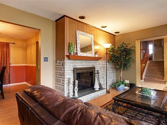 4th image of 65 Greenbriar Dr