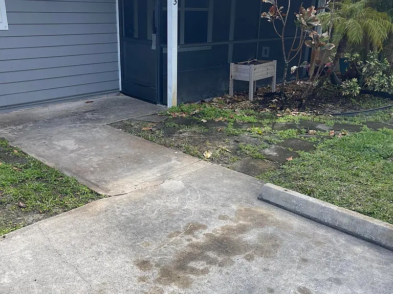 9073 SE Hobe Ridge Ave — Photo 2