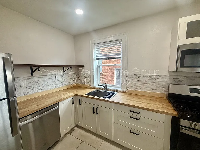 1020 Claytonia Ter #A — Photo 7