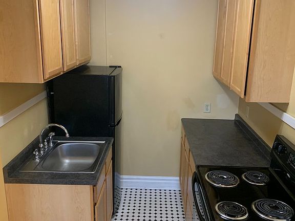 5th image of 812 Broadway N APT 36