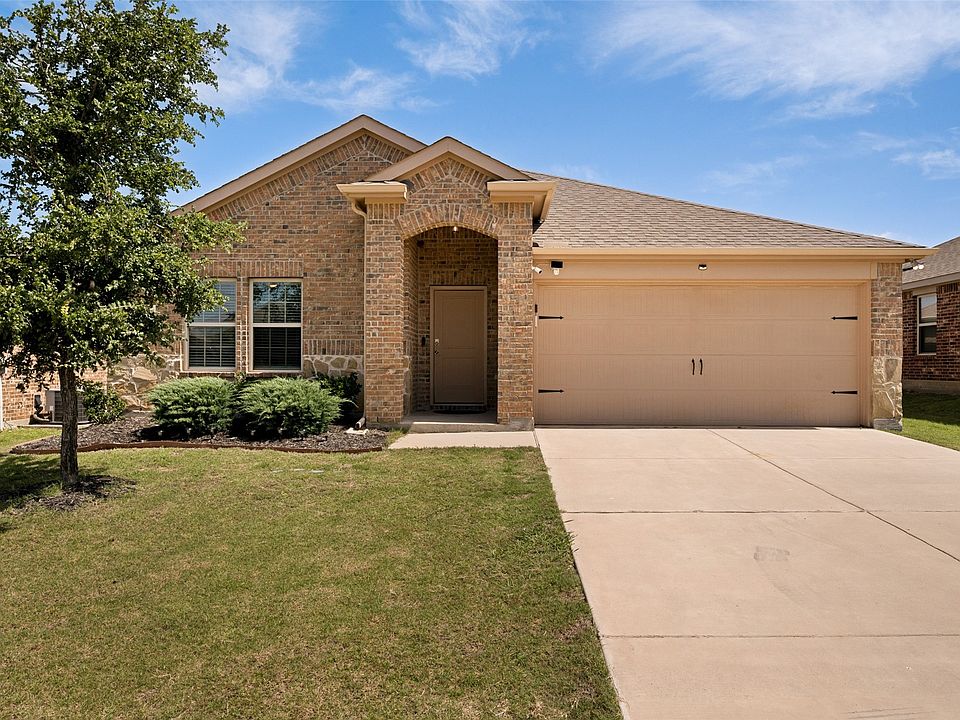 1st image of 905 English Dr