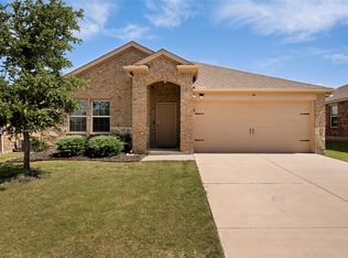 905 English Dr, Aubrey, TX 76227
