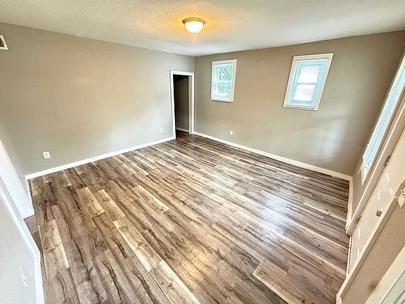 5th image of 2137 N Delaware Ave