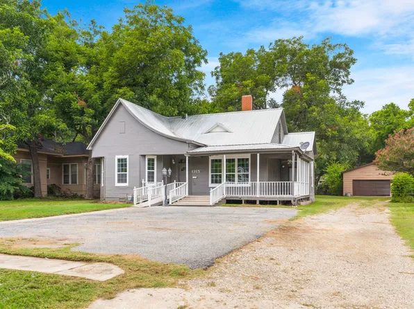 1315 E Pecan St, Gainesville, TX 76240