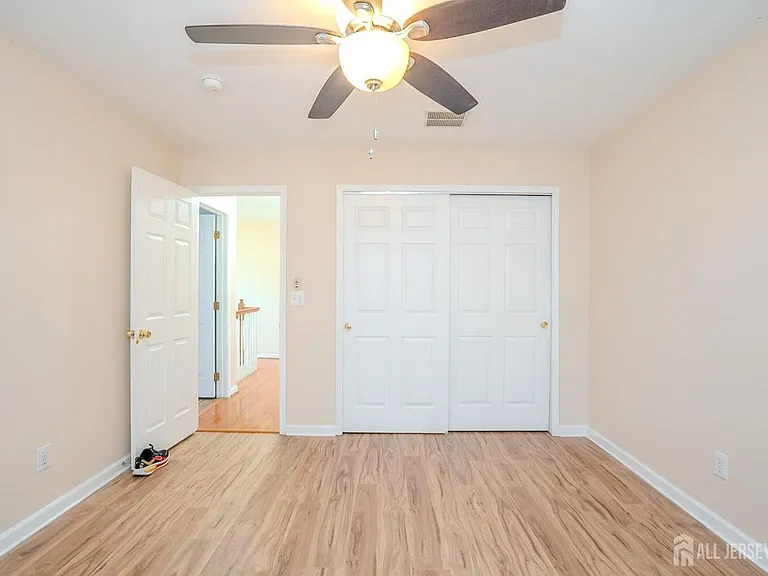 31 Hawthorn Dr — Photo 23
