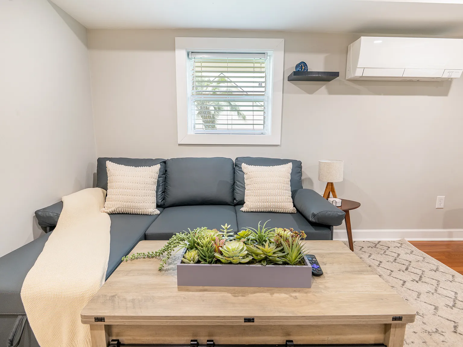 2 bed, 1000 sqft, $3,200 — Photo 4