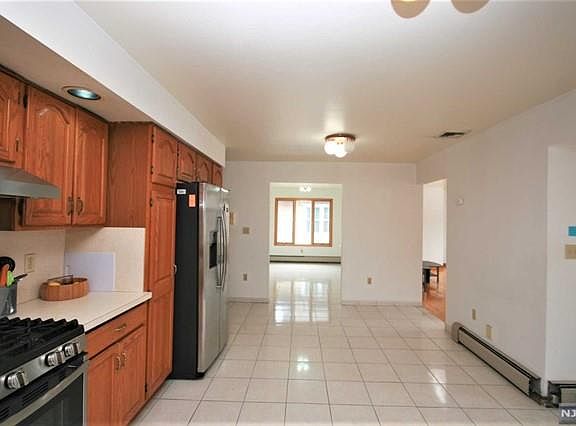 5th image of 31 Marion Ave Floor 2