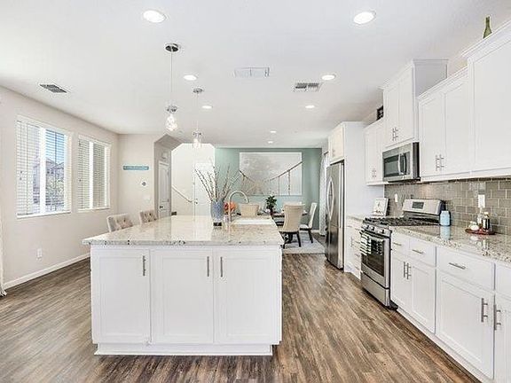 4th image of 1363 Larkspur Dr