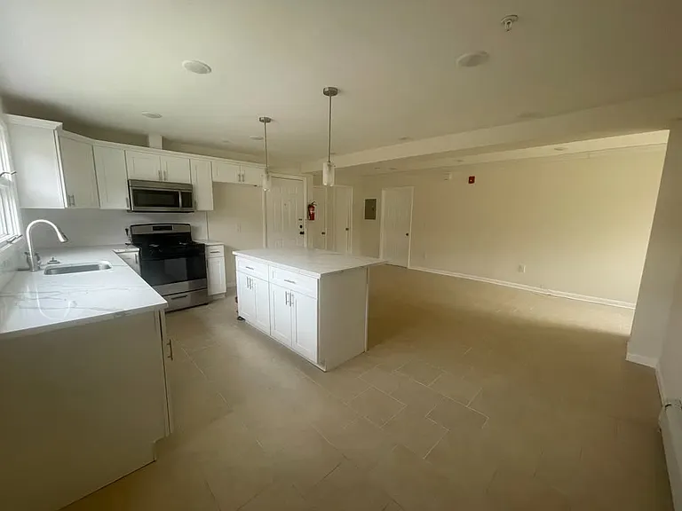 105 Chandler Ave #2 — Photo 4