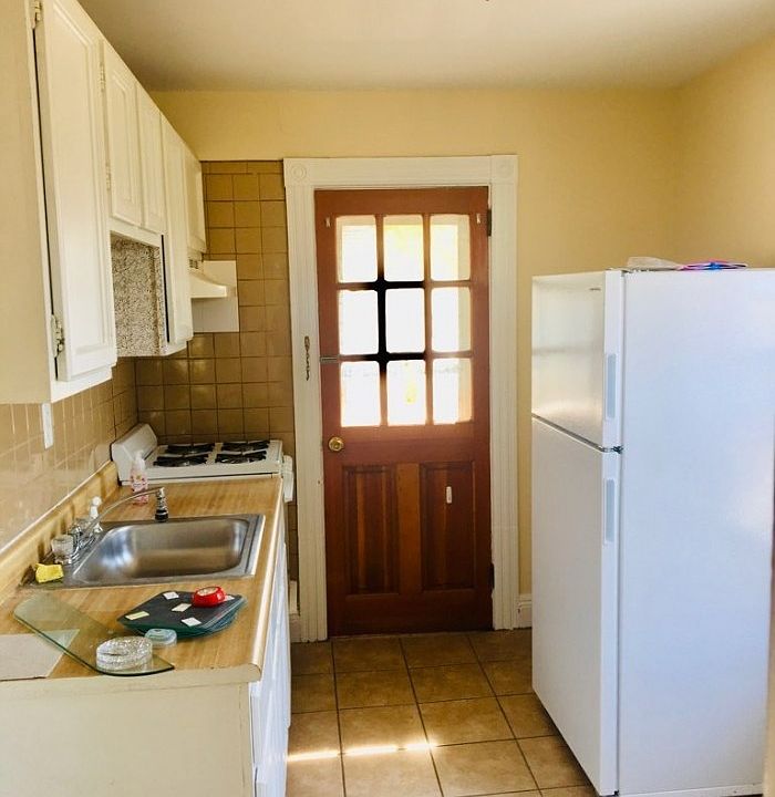 1st image of 218 Ashford Ave