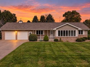 28752 Maple Ter, Dowagiac, MI 49047