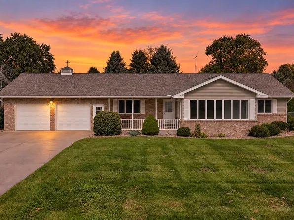 28752 Maple Ter, Dowagiac, MI 49047