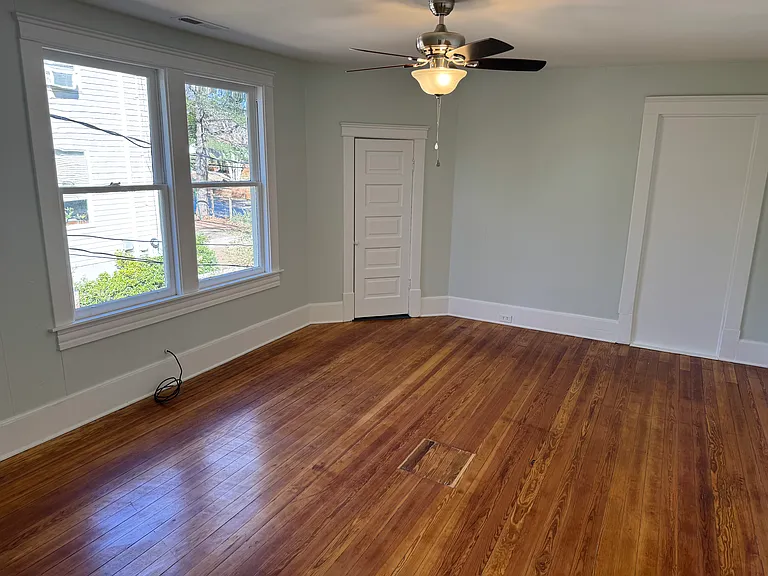 381 S French Broad Ave #3 — Photo 2