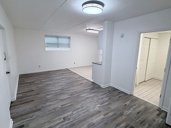 4th image of 115 E Middle St APT 1