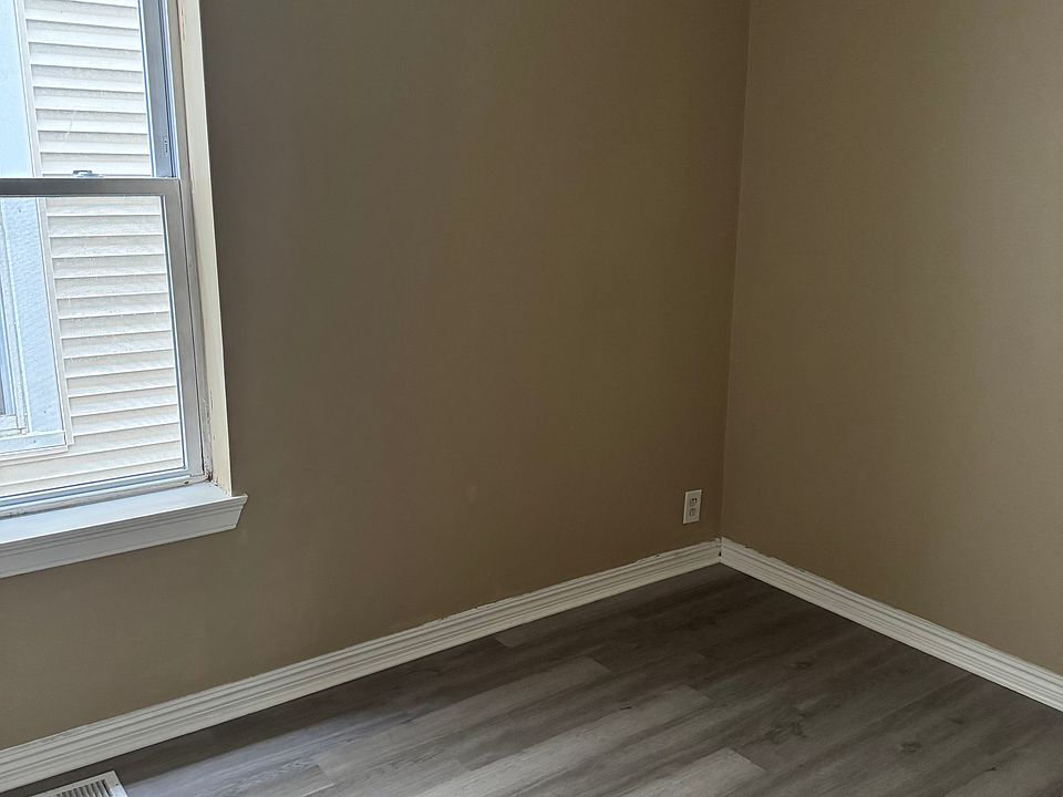 1st bedroom
