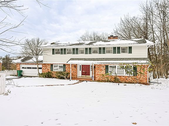 3rd image of 654 Oakhill Ln