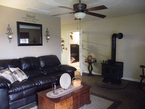 3rd image of 124 Lafayette Ln