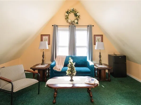 54 Malbone Rd Unit 1, Newport, RI 02840