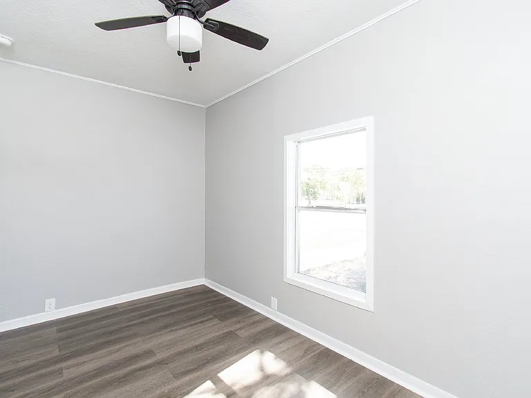 605 N Main St — Photo 20