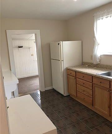 5th image of 703 Rhodes Park Dr
