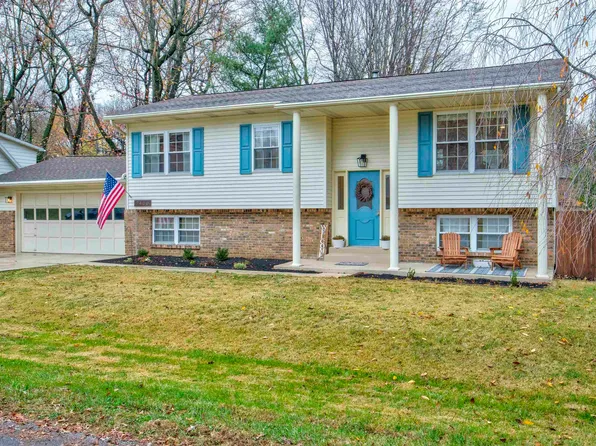 7400 Oaklawn Dr, Newburgh, IN 47630