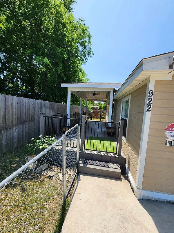 3 bed, 2.0 bath, 1792 sqft, $1,600 — Photo 2