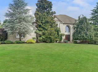 105 Laredo Dr, Morganville, NJ 07751