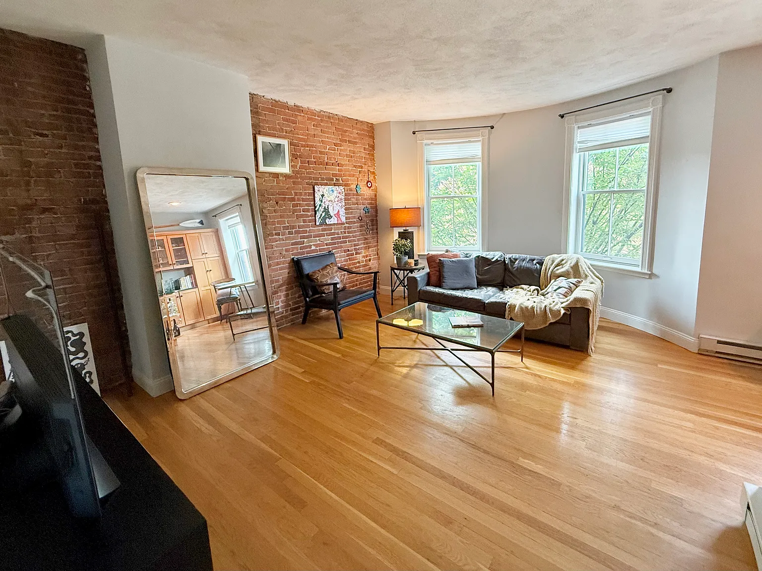 2 bed, 720 sqft, $3,800 — Photo 3