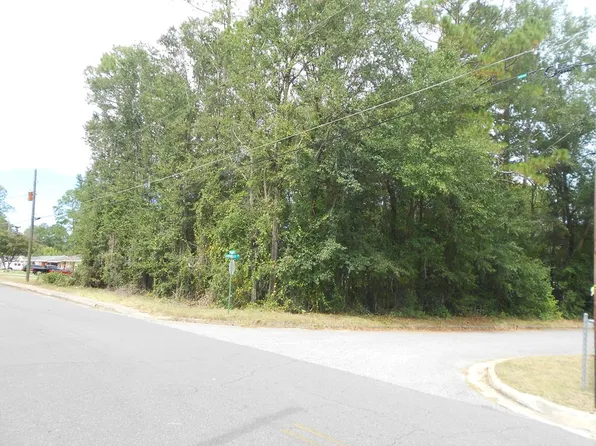 300 W Williams Ave, Montezuma, GA 31063