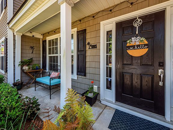 3rd image of 4805 Shady Tree Ln