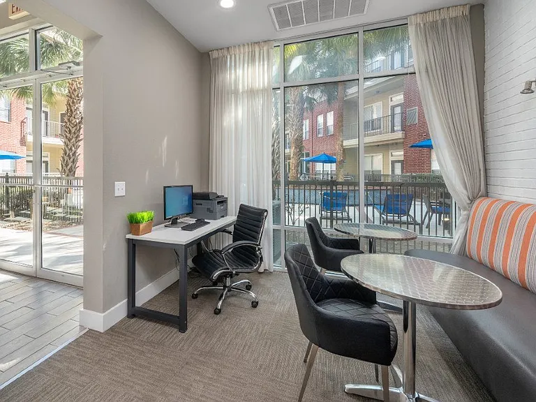 Galleria Parc Apartments — Photo 23