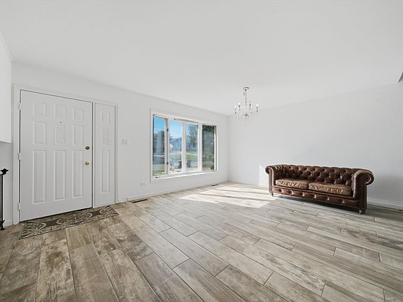 4th image of 5112 155th St