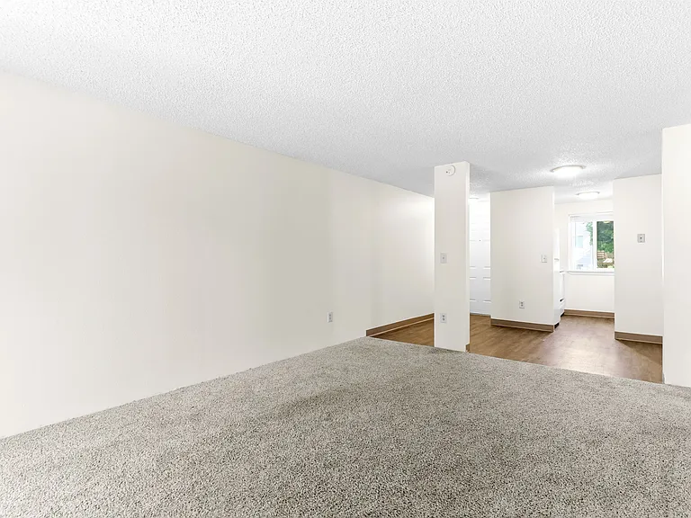 Charbern Apartments — Photo 20