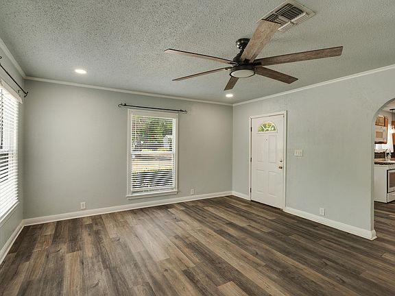 4th image of 1629 Ardath Ave