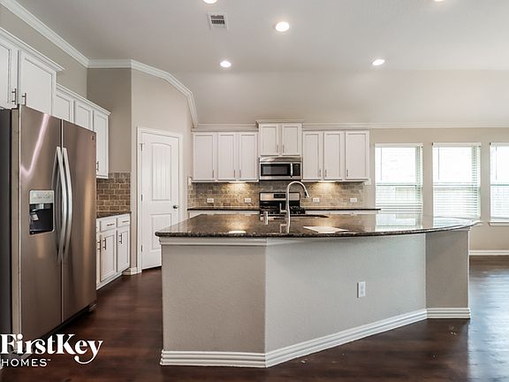 5th image of 4427 Bearberry Ave