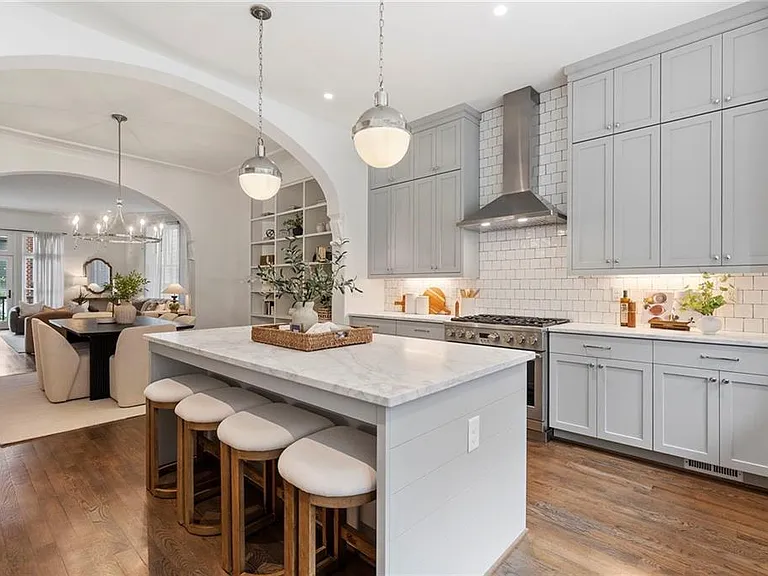 2711 Southwell St NE — Photo 13