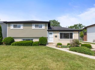 118 S Clarendon Ave, Addison, IL 60101