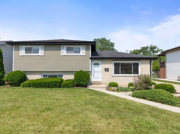 118 S Clarendon Ave, Addison, IL 60101