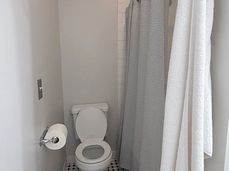 611 S Walnut St #1 — Photo 14