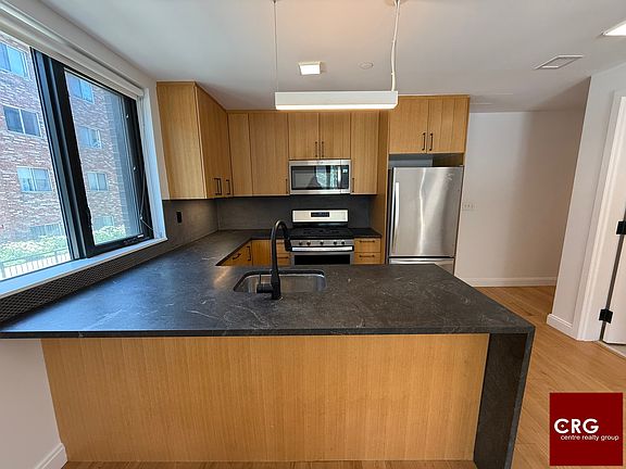 2nd image of 83-84 Gardner St #105L