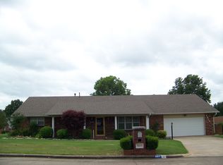 2917 Hayes St, Muskogee, OK 74403