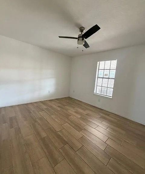 120 E Schunior St #4 — Photo 5