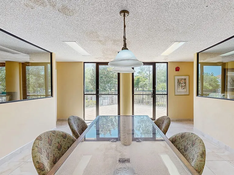 Building's Lounge