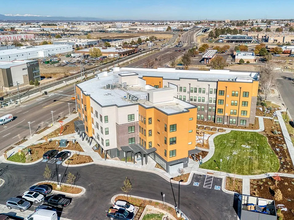 Peoria Crossing 2 — Photo 2