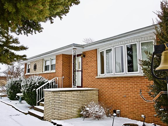 4th image of 7901 W 74th St