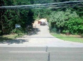 559 Cedar Swamp Rd, Glen Head, NY 11545