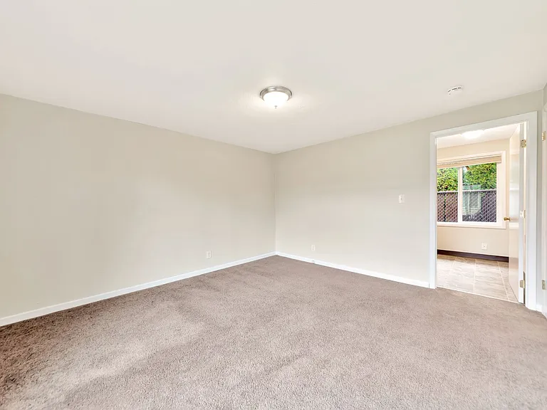 Eastside 1 — Photo 10