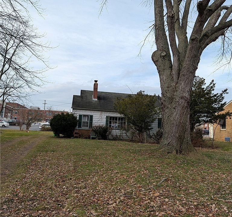 2nd image of 1805 S Linden Ave