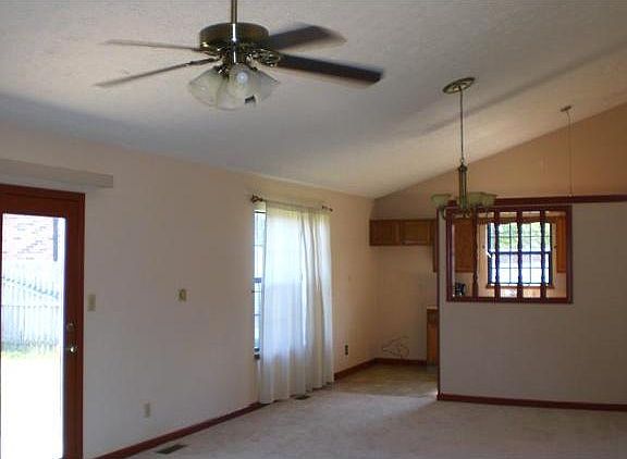 3rd image of 3414 Oak Tree Dr N